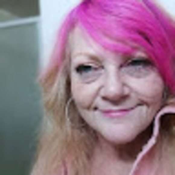 Meet your Posher, Ella - Picture 1 of 1